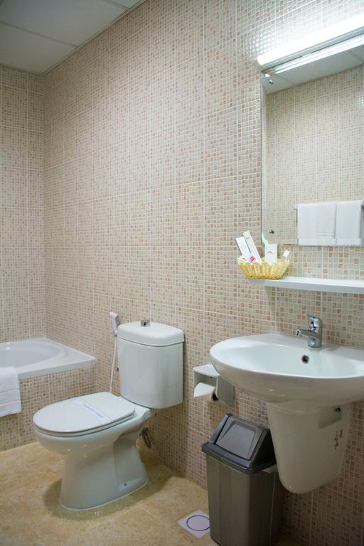 President Suites Apartments Manama Exterior photo